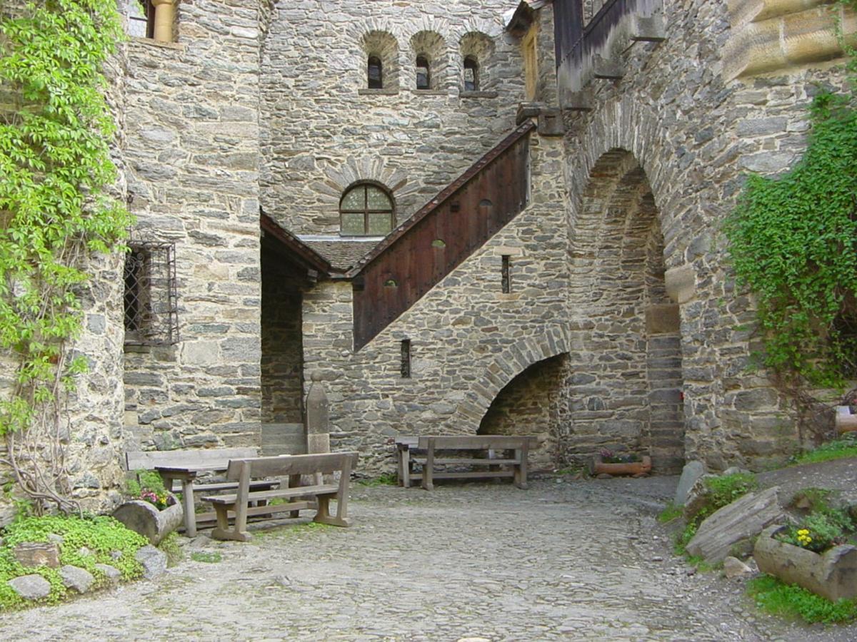 Хостел Burg Finstergrun Ramingstein Экстерьер фото
